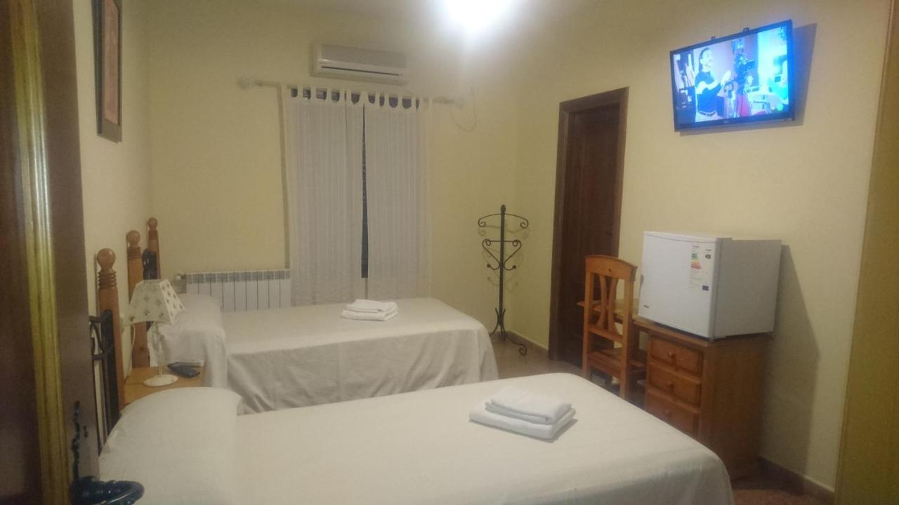 Hostal La Encina El Real de la Jara 外观 照片