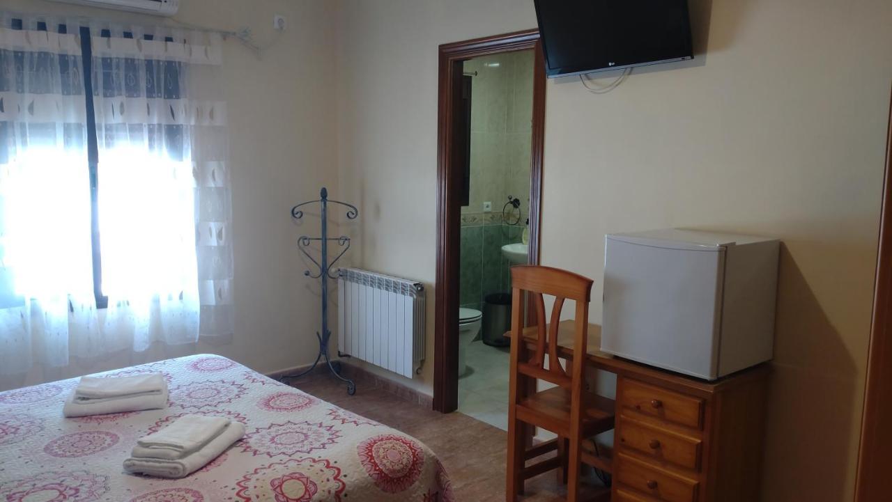 Hostal La Encina El Real de la Jara 外观 照片
