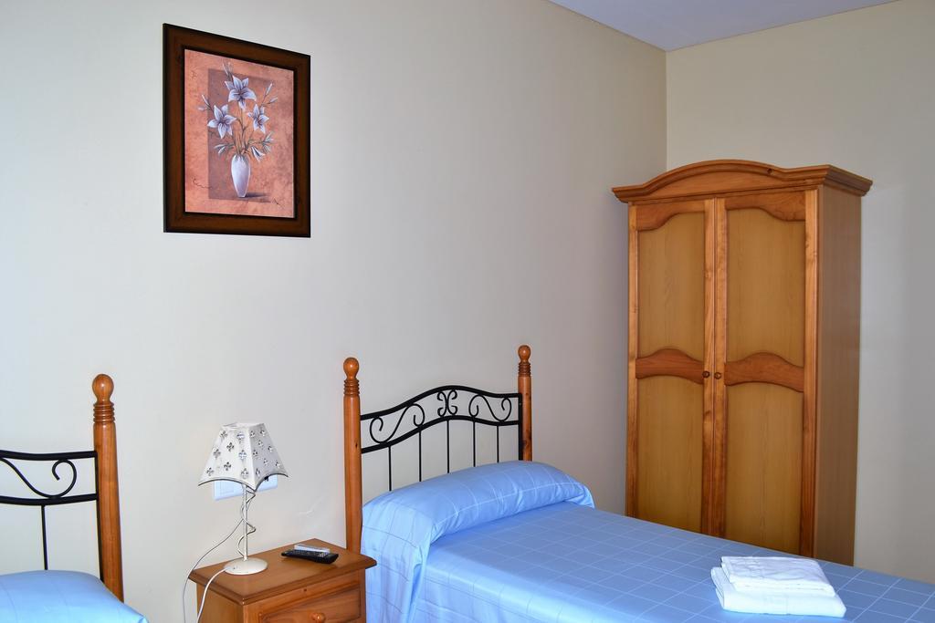 Hostal La Encina El Real de la Jara 外观 照片
