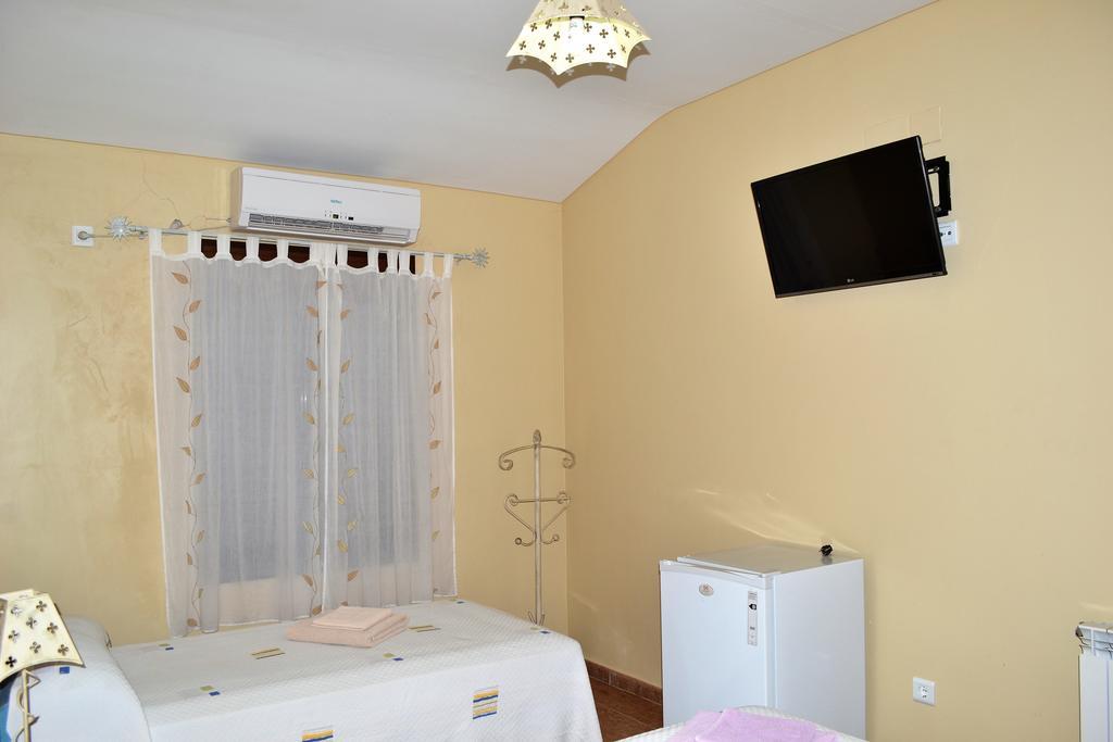Hostal La Encina El Real de la Jara 外观 照片